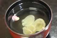 清汁仕立て ぶどう葛叩き