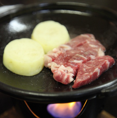牛肉とメークインのステーキ