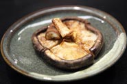 ◎大木町産菌床栽培のジャンボ椎茸をじっくり焼いて 澄ましバターと糸島北伊醤油で