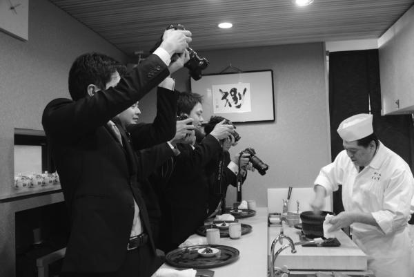 ファイル名: DSC_0860.jpg
ファイルサイズ: 194KB
→クリックで元のサイズを表示 kagurazaka2