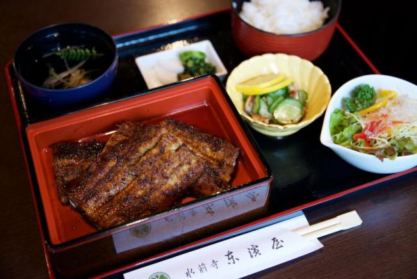 ファイル名: unagi-1.jpg
ファイルサイズ: 93.2KB
→クリックで元のサイズを表示 unagi-1