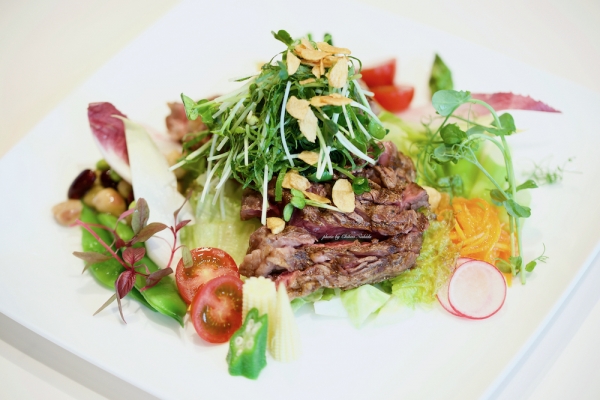 ファイル名: steak-salad-01.jpeg
ファイルサイズ: 782.8KB
→クリックで元のサイズを表示 steak-salad-01
