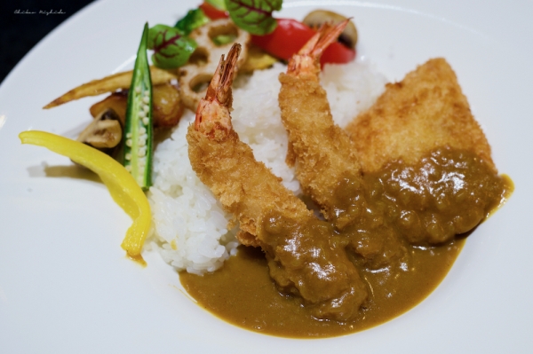 ファイル名: castle-curry-5.jpeg
ファイルサイズ: 766.1KB
→クリックで元のサイズを表示 castle-curry-5