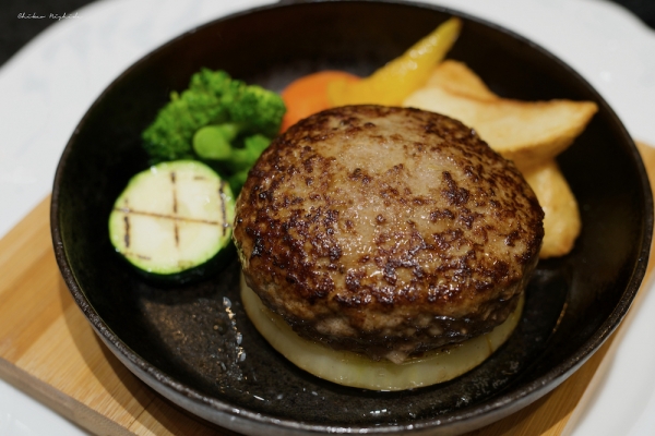 ファイル名: CASTLE-LUNCH1.jpeg
ファイルサイズ: 796.6KB
→クリックで元のサイズを表示 CASTLE-LUNCH1